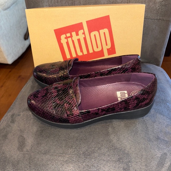 Women’s Fitflop Fringey Sneaker Loafer Deep Plum Size 8 ( 39) - Picture 3 of 6